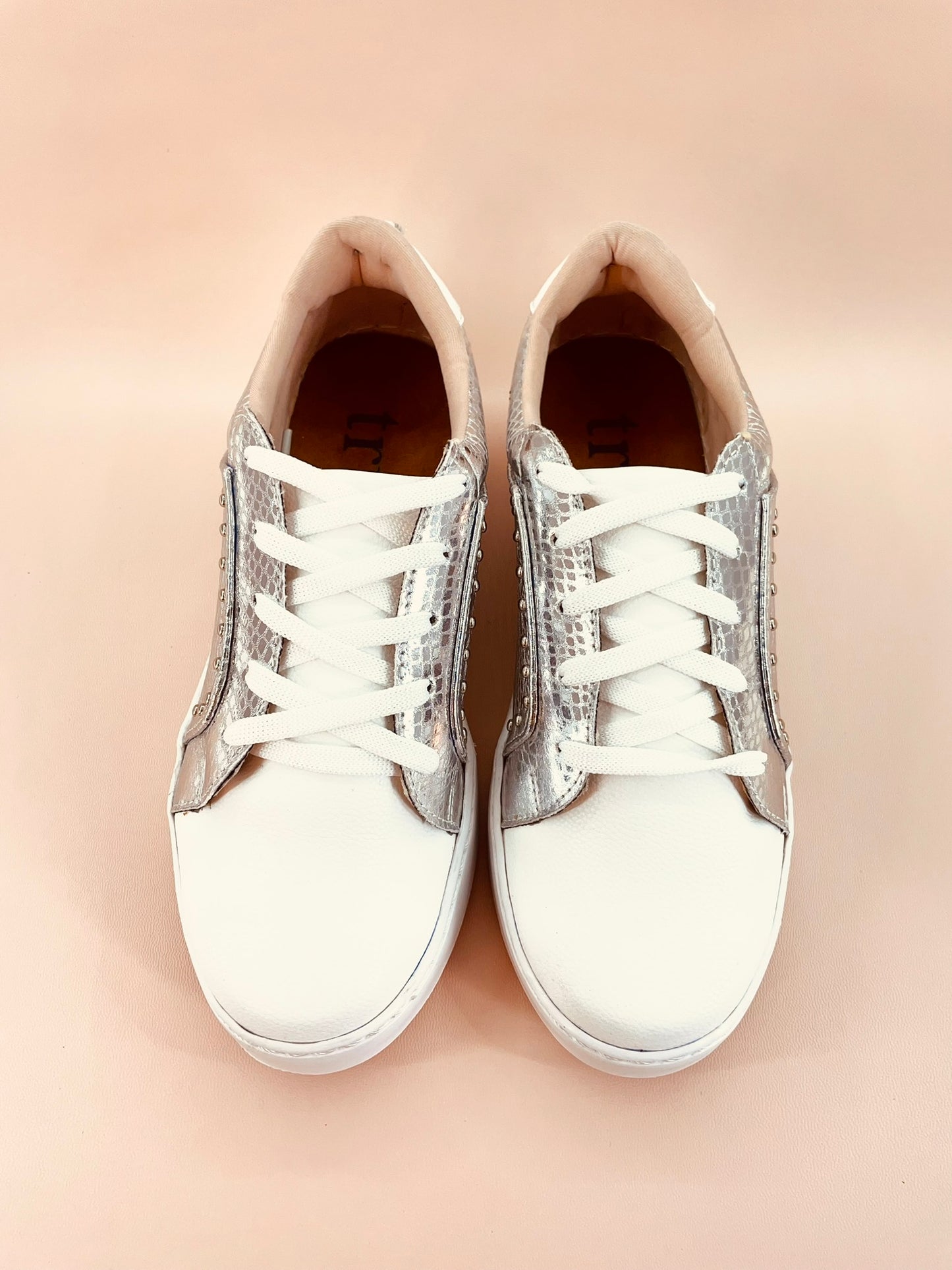 ON THE ROCKS SNEAKERS